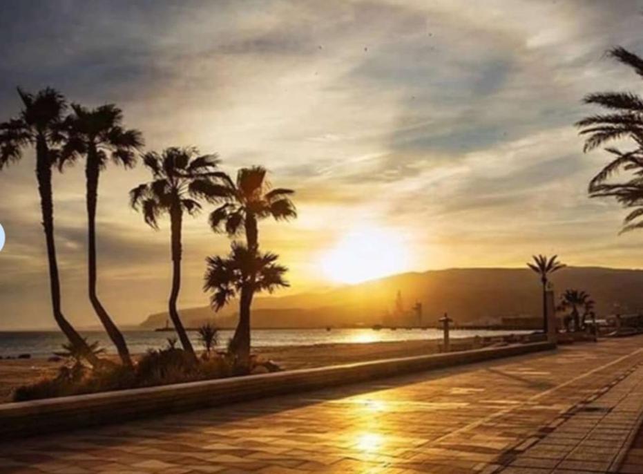 ¡Como En Casa! Precioso Apartamento En Almeria Luaran gambar